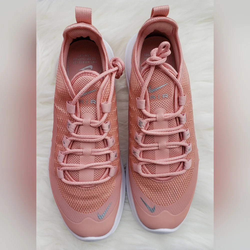 Nike Women's Air Max Axis Prem